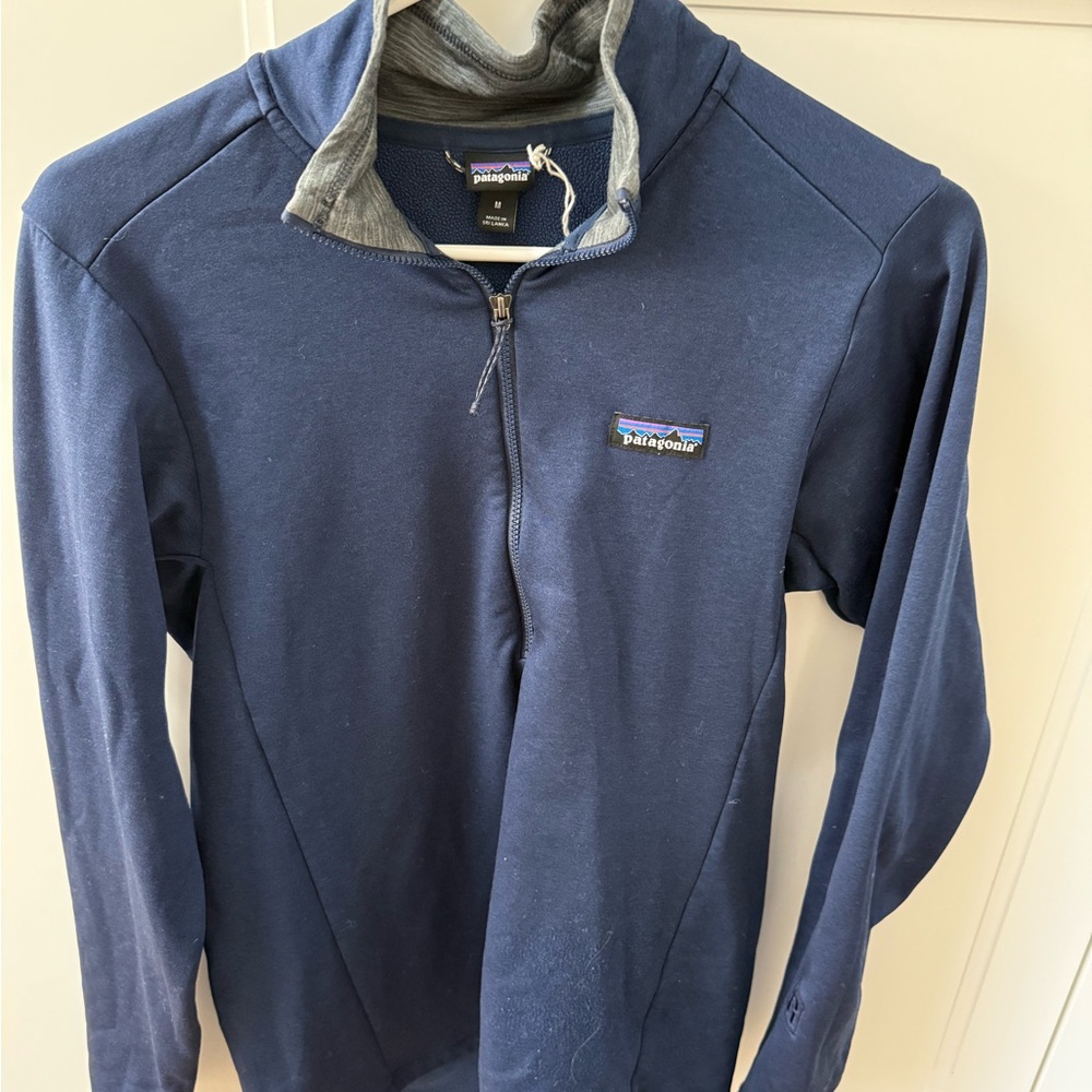 Patagonia Navy Fleece Pullover - Women’s M